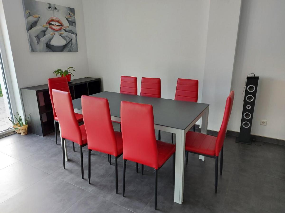 Several Different Rooms, Newly Furnished, In A New House In Vichten Exterior photo