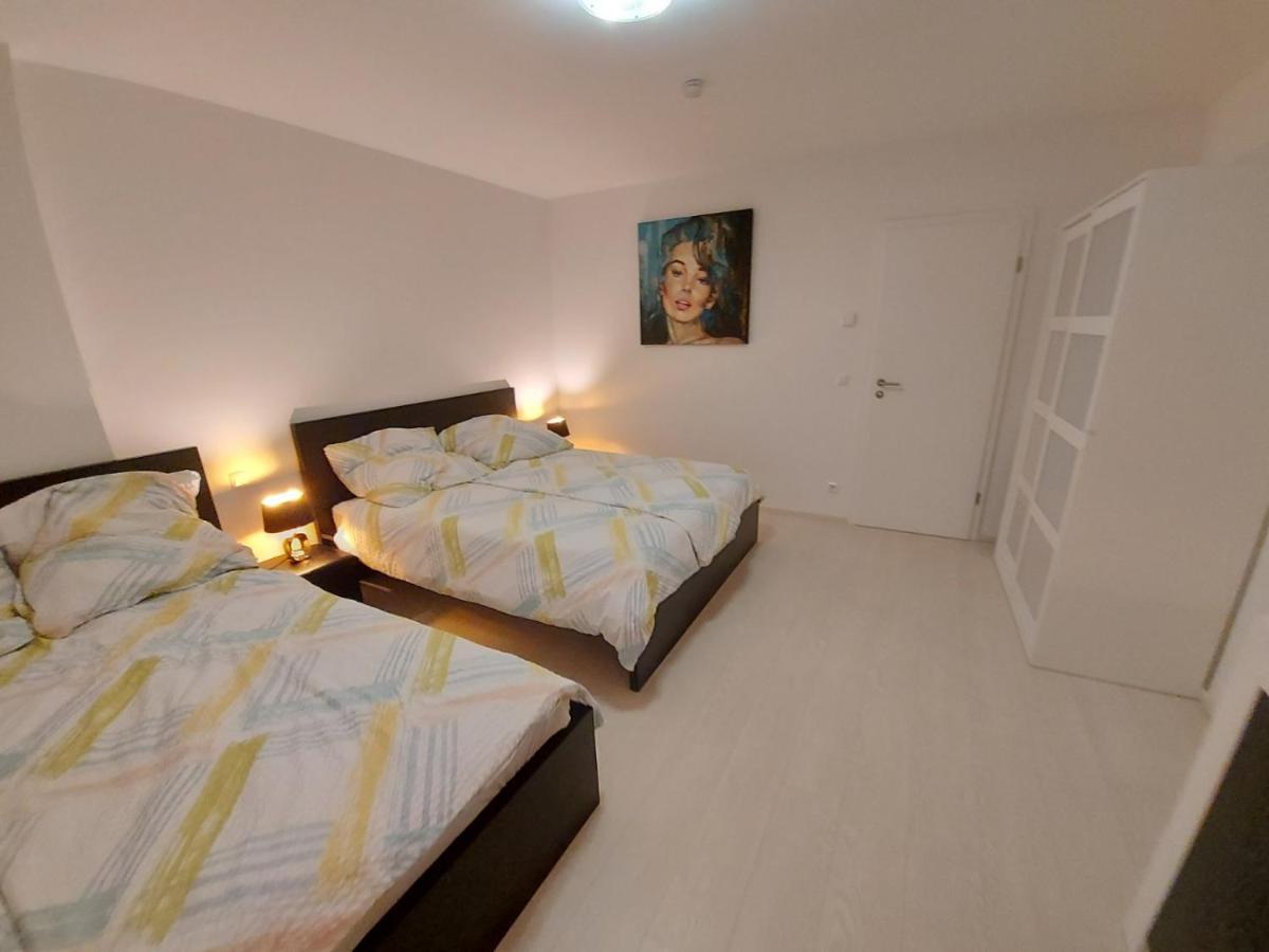 Several Different Rooms, Newly Furnished, In A New House In Vichten Exterior photo